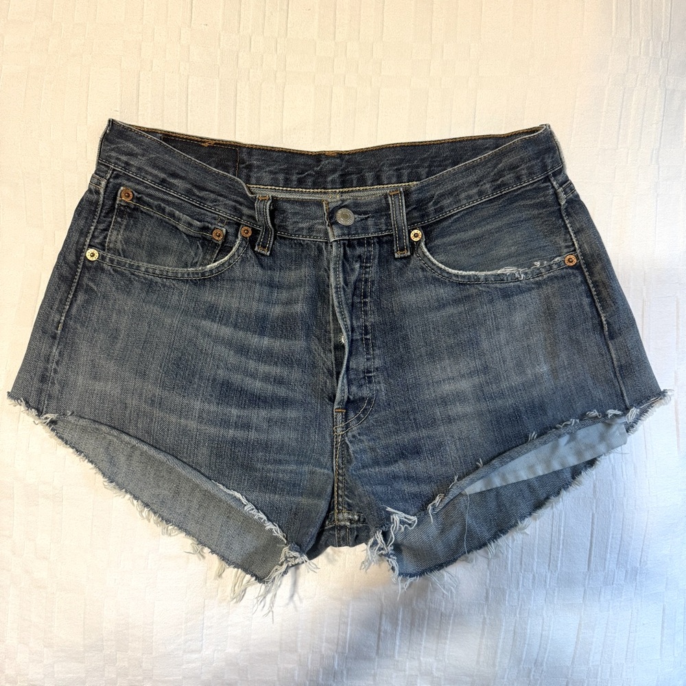 Vintage Levi's 501 Cutoff Denim Shorts W32